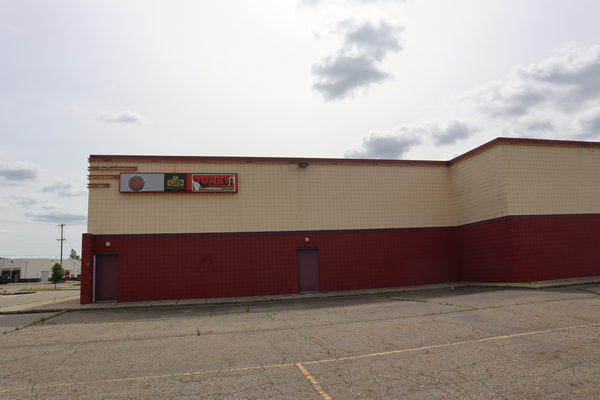 Lansing Mall Cinema - May 22 2022 (newer photo)